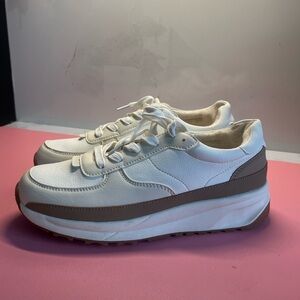 CUSHIONAIRE Score Lace-up Sneaker